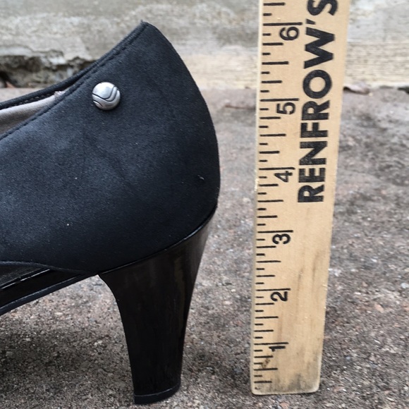 Life Stride Black Heels - Picture 5 of 10